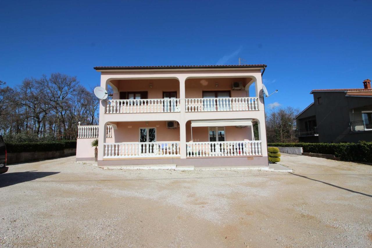 Koraca B4 Apartment Kirmenjak Екстериор снимка
