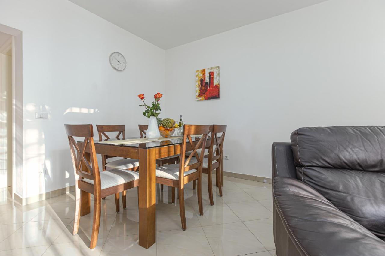 Koraca B4 Apartment Kirmenjak Екстериор снимка