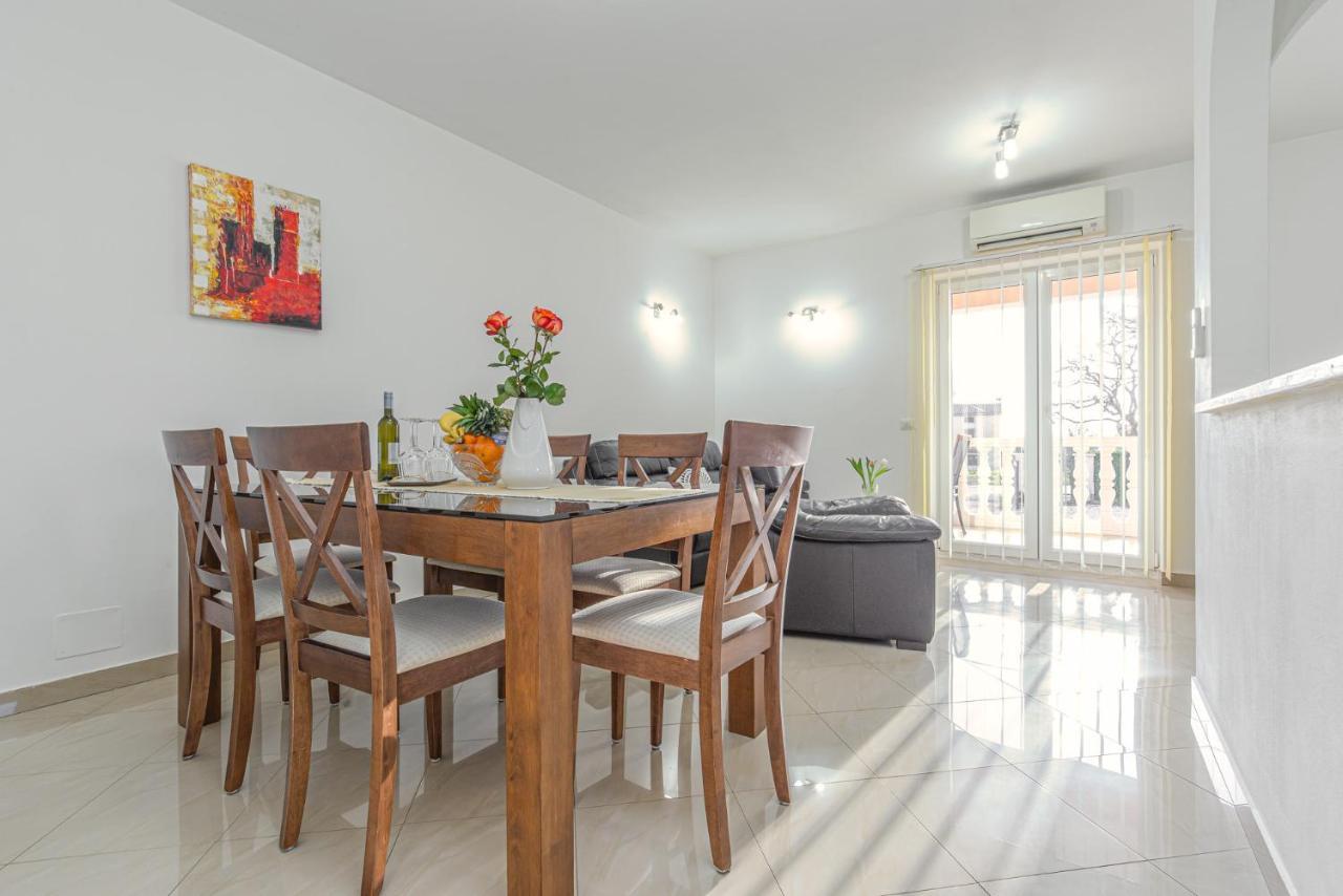 Koraca B4 Apartment Kirmenjak Екстериор снимка