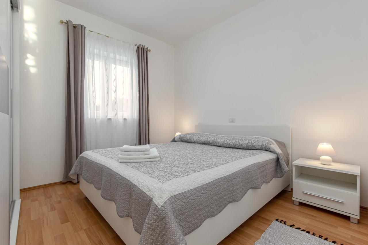 Koraca B4 Apartment Kirmenjak Екстериор снимка